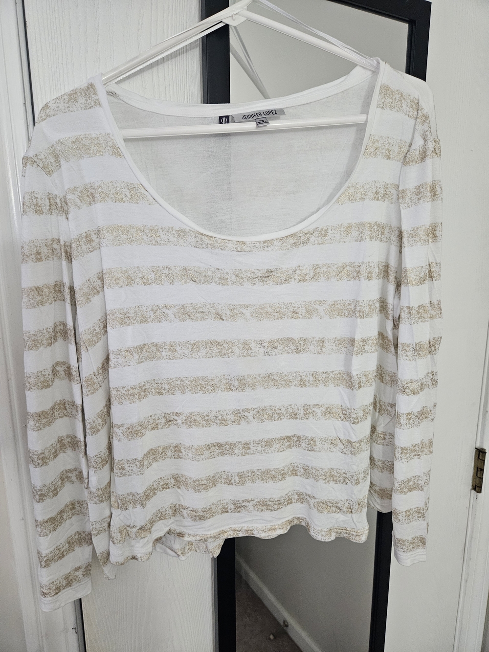 Jennifer Lopez White & Gold Stripe Scoop Neck Long-Sleeve Top